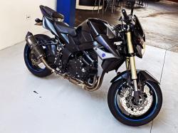 SUZUKI GSR 750 