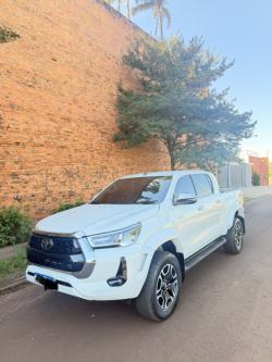 TOYOTA Hilux Caminhonete 2.8 16V SRX PLUS 4X4 TURBO DIESEL CABINE DUPLA AUTOM�TICO