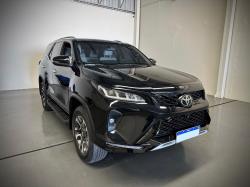 TOYOTA Hilux SW4 2.8 4P SRX 4X4 DIAMOND 7 LUGARES TURBO DIESEL AUTOMÁTICO