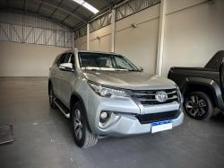 TOYOTA Hilux SW4 2.8 16V 4P SRX 4X4 7 LUGARES TURBO DIESEL AUTOMÁTICO