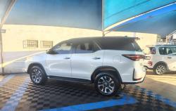 TOYOTA Hilux SW4 2.8 4P SRX 4X4 DIAMOND 7 LUGARES TURBO DIESEL AUTOMTICO