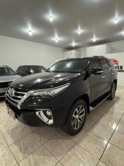 TOYOTA Hilux SW4 2.8 16V 4P SRX 4X4 7 LUGARES TURBO DIESEL AUTOMÁTICO
