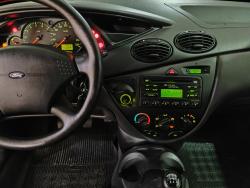 FORD Focus Hatch 1.8 16V 4P GL