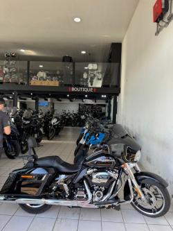 HARLEY DAVIDSON Street Glide FLHX 1800