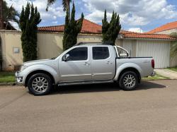 NISSAN Frontier 2.5 SL 4X4 TURBO DIESEL CABINE DUPLA AUTOMTICO