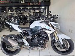 SUZUKI GSR 750 