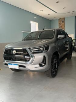 TOYOTA Hilux Caminhonete 2.8 16V SRX 4X4 DIESEL CABINE DUPLA AUTOMTICO