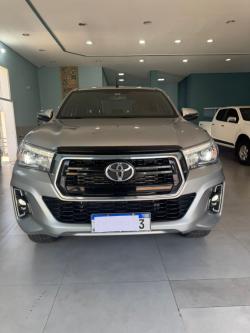 TOYOTA Hilux Caminhonete 2.8 16V SRX 4X4 TURBO DIESEL CABINE DUPLA AUTOMTICO