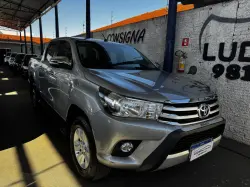 TOYOTA Hilux Caminhonete 2.8 16V SRV 4X4 DIESEL CABINE DUPLA AUTOMTICO