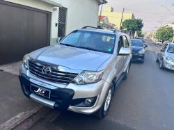 TOYOTA Hilux SW4 2.7 16V 4P SR AUTOMTICO