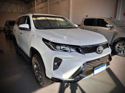 TOYOTA Hilux SW4 2.8 16V 4P SRX PLATINUM 4X4 7 LUGARES TURBO DIESEL AUTOMTICO
