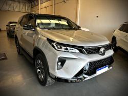 TOYOTA Hilux SW4 2.8 4P SRX 4X4 DIAMOND 7 LUGARES TURBO DIESEL AUTOMTICO
