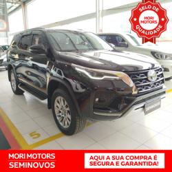 TOYOTA Hilux SW4 2.8 16V 4P SRX PLATINUM 4X4 7 LUGARES TURBO DIESEL AUTOMTICO