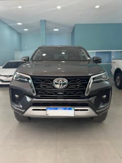 TOYOTA Hilux SW4 2.8 16V 4P SRX 4X4 7 LUGARES TURBO DIESEL AUTOMTICO