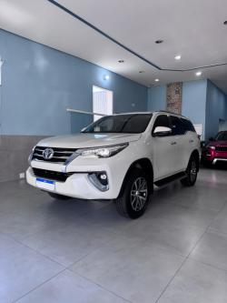 TOYOTA Hilux SW4 2.8 4P SRX 4X4 TURBO DIESEL AUTOMTICO