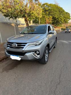 TOYOTA Hilux SW4 2.8 16V 4P SRX 4X4 7 LUGARES TURBO DIESEL AUTOMTICO