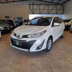 TOYOTA Yaris Hatch 1.3 16V 4P FLEX XL MULTIDRIVE AUTOMTICO CVT