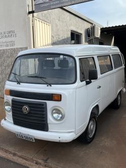 VOLKSWAGEN Kombi 1.4 FLEX STD 9 LUGARES