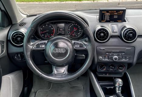 AUDI A1 1.4 16V 4P TFSI ATRACTION S-TRONIC AUTOM�TICO, Foto 4
