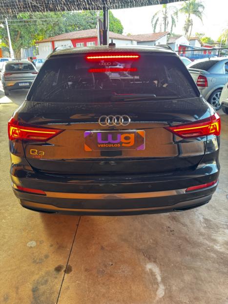 AUDI Q3 1.4 4P TFSI FLEX PRESTIGE S-TRONIC AUTOM�TICO, Foto 3