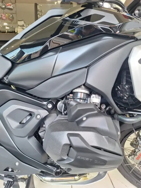 BMW R 1300 GS TRIPLE BLACK, Foto 16