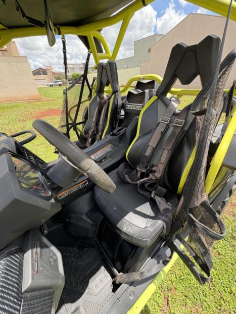 BRP CAN-AM Maverick X2 1000 R , Foto 11