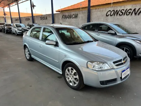 CHEVROLET Astra Hatch 2.0 4P ADVANTAGE  FLEX, Foto 2 CHEVROLET Astra Hatch 2.0 4P ADVANTAGE  FLEX, Foto 2