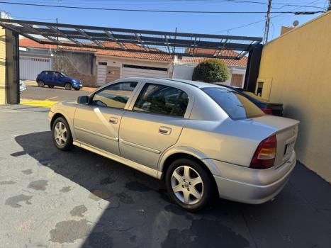 CHEVROLET Astra Sedan 1.8 4P, Foto 2