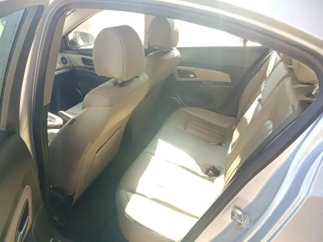 CHEVROLET Cruze Sedan 1.8 16V 4P LTZ ECOTEC FLEX AUTOMÁTICO, Foto 4 CHEVROLET Cruze Sedan 1.8 16V 4P LTZ ECOTEC FLEX AUTOMÁTICO, Foto 4