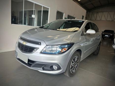 CHEVROLET Onix Hatch 1.4 4P FLEX LTZ, Foto 2