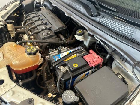 CHEVROLET Onix Hatch 1.4 4P FLEX LTZ, Foto 5