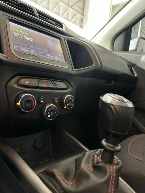 CHEVROLET Onix Hatch 1.4 4P FLEX LTZ, Foto 10