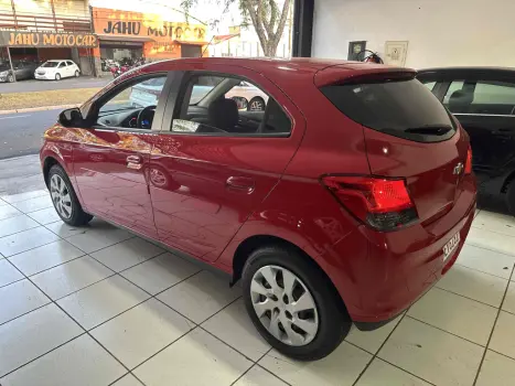 CHEVROLET Onix Hatch 1.4 4P FLEX LT, Foto 4
