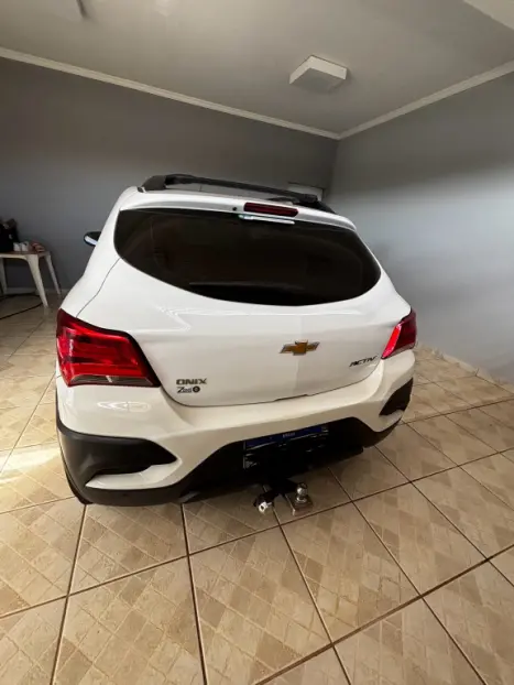 CHEVROLET Onix Hatch 1.4 4P FLEX ACTIV AUTOMTICO, Foto 2