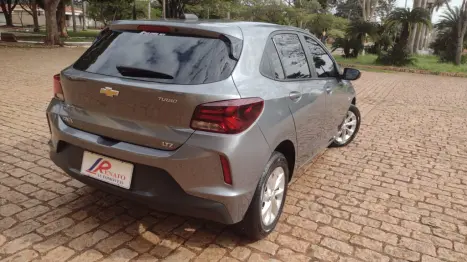 CHEVROLET Onix Hatch 1.0 12V 4P FLEX LTZ TURBO, Foto 4 CHEVROLET Onix Hatch 1.0 12V 4P FLEX LTZ TURBO, Foto 4