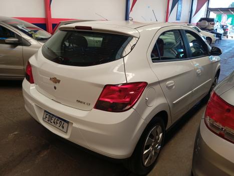 CHEVROLET Onix Hatch 1.4 4P FLEX LT, Foto 4