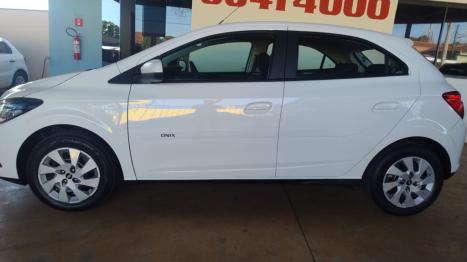 CHEVROLET Onix Hatch 1.0 4P FLEX LT, Foto 2