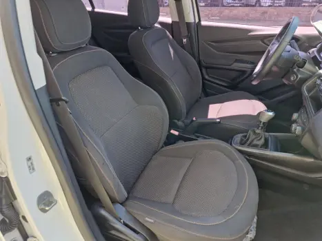 CHEVROLET Onix Hatch 1.4 4P FLEX LT, Foto 8 CHEVROLET Onix Hatch 1.4 4P FLEX LT, Foto 8