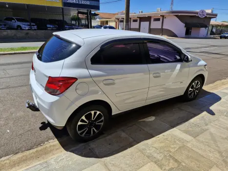 CHEVROLET Onix Hatch 1.4 4P FLEX LT, Foto 3 CHEVROLET Onix Hatch 1.4 4P FLEX LT, Foto 3