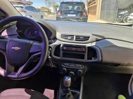 CHEVROLET Onix Hatch 1.4 4P FLEX LT, Foto 9 CHEVROLET Onix Hatch 1.4 4P FLEX LT, Foto 9