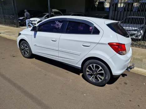 CHEVROLET Onix Hatch 1.4 4P FLEX LT, Foto 4 CHEVROLET Onix Hatch 1.4 4P FLEX LT, Foto 4