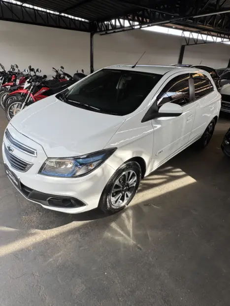 CHEVROLET Onix Hatch 1.4 4P FLEX LTZ, Foto 2