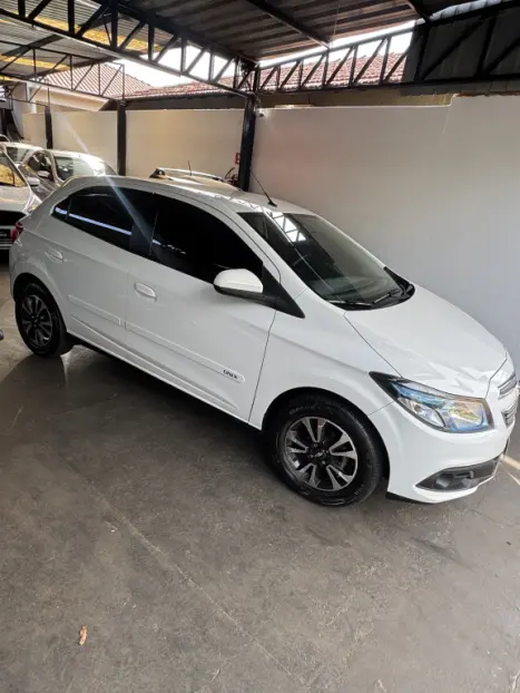 CHEVROLET Onix Hatch 1.4 4P FLEX LTZ, Foto 3