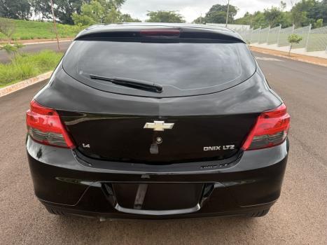CHEVROLET Onix Hatch 1.4 4P FLEX LTZ, Foto 3