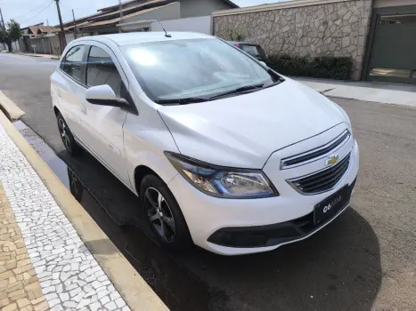 CHEVROLET Onix Hatch 1.4 4P FLEX LT, Foto 4 CHEVROLET Onix Hatch 1.4 4P FLEX LT, Foto 4