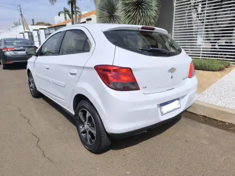 CHEVROLET Onix Hatch 1.4 4P FLEX LT, Foto 9 CHEVROLET Onix Hatch 1.4 4P FLEX LT, Foto 9