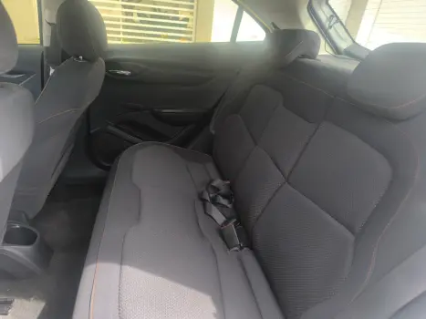 CHEVROLET Onix Hatch 1.4 4P FLEX LT, Foto 10 CHEVROLET Onix Hatch 1.4 4P FLEX LT, Foto 10