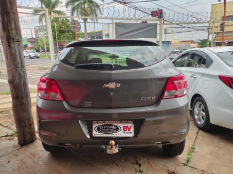 CHEVROLET Onix Hatch 1.0 12V 4P FLEX LT, Foto 9