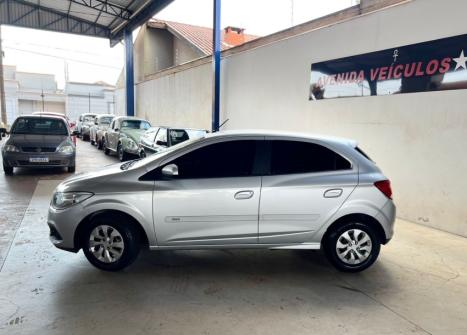 CHEVROLET Onix Hatch 1.0 4P FLEX LT, Foto 2 CHEVROLET Onix Hatch 1.0 4P FLEX LT, Foto 2