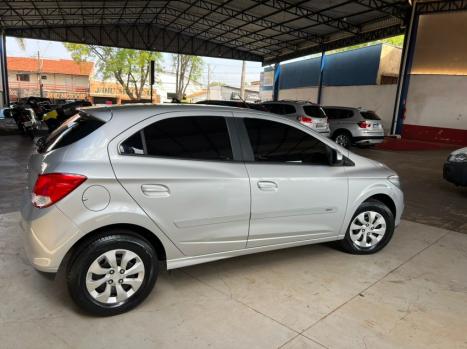 CHEVROLET Onix Hatch 1.0 4P FLEX LT, Foto 4 CHEVROLET Onix Hatch 1.0 4P FLEX LT, Foto 4